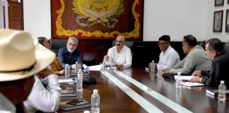 Recibe Ricardo Ahued a representantes de comunidades indígenas.