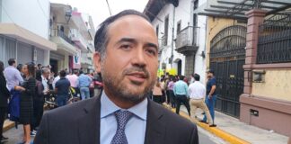 ¿”Y a mi por qué? rechaza Fernando Yunes que decisión de su hermano le afecte.