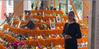 Ofrenda de Presidencia en honor a las heroínas mexicanas