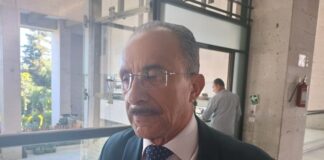 Ayuntamiento de Perote trabaja para desazolvar la arena depositada por las lluvias.