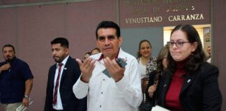 Presidente de Jucopo Esteban Bautista llama al orden durante comparecencias.