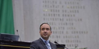 Plantea diputado que las licencias de conducir sean permanentes .