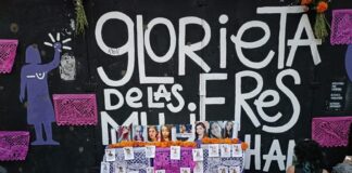 Honrar a quienes ya no están; postales en la Glorieta de las Mujeres que Luchan.