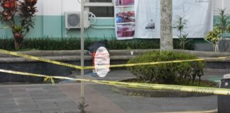Fallece hombre afuera del Hospital Nachón luego de ser “atendido” por golpe en la cabeza.