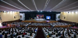 Acuden jóvenes a sorteo del Servicio Militar Nacional .