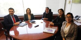 Se reúne el diputado Ricardo Monreal con comisionadas y el comisionado del Inai.
