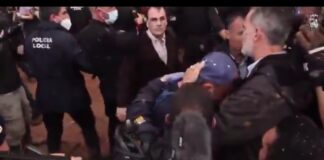 Reciben con gritos y lodo a Pedro Sánchez y reyes de España en zona cero de Valencia