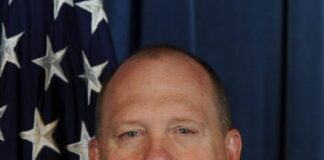 Trump anuncia a su Zar fronterizo al regresar a Tom Homan para liderar su política antimigrantes.