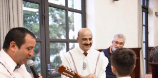 Recibe Ricardo Ahued a estudiantes de música de Colombia