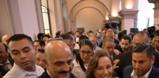 Asiste Rocío Nahle a último informe de Ricardo Ahued .