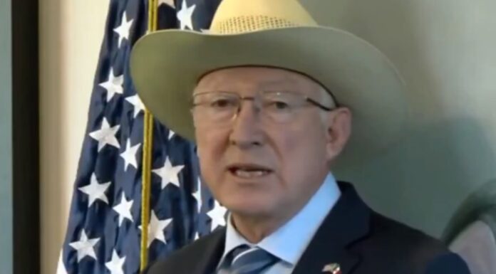 Silencio de AMLO marcó la crisis por la captura de “El Mayo”, revela Ken Salazar