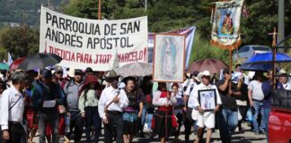 Justicia para el Padre Marcelo y alto a la violencia en Chiapas, exigen miles de personas en peregrinación ..