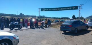 Tras bloqueo Secretaría del agua atiende a vecinos por inundaciones en alcaldía de Tlapan.
