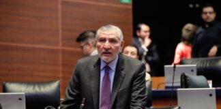 Adán Augusto López acusa contratos del Senado a dos empresas que simulaban prestación de servicios.