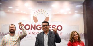 Atiende presidente de la Jucopo a integrantes del magisterio.