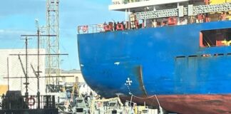 #Video: Barco rompe amarras debido a fuertes vientos y destroza embarcación en el puerto de #Veracruz.