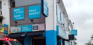 Se registró un incendio en una tienda de ropa en el centro de la capital del estado.