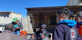 Rescatan a par de peregrinos alpinistas extraviados en el Pico de Orizaba .