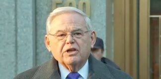 Exsenador demócrata Bob Menéndez sentenciado a 11 años de prisión.