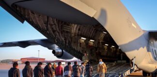 Vuelos de deportación de migrantes han iniciado, advierte La Casa Blanca.