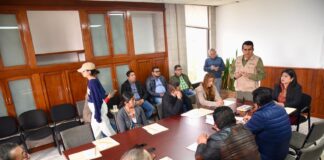 Recibe diputado Esteban Bautista a ediles del distrito de Álamo .