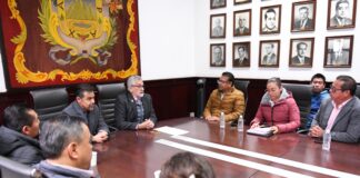 Atiende Alberto Islas a  representantes sindicales de la CMAS.