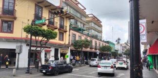 CFE deja sin energía eléctrica centro histórico de Xalapa.