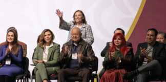 Rocío Nahle participa en el primer Encuentro Nacional Municipal.