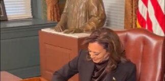 #Video: Por primera vez una mujer firma el escritorio de vicepresidentes en EUA