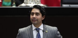 Iniciativa promueve instalar cambiadores de pañales en sanitarios de mujeres y hombres.