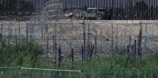 Cubanos varados en México serán deportados a la isla.