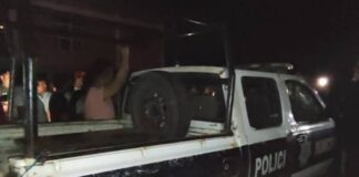 Retienen a policías municipales de San Andrés Tuxtla por atropellar a un menor.