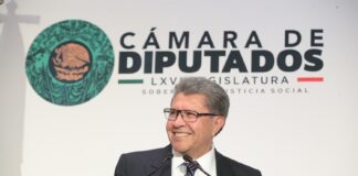 Señala Ricardo Monreal que no proceden amparos en materia electoral.