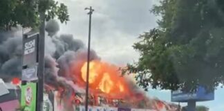 #Video: Reportan fuerte incendio en casino de Plaza comercial de Culiacán.