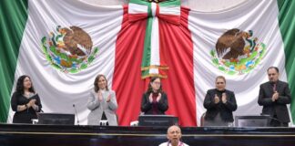 Reconoce Veracruz a Tirso Bautista por la preservación de lenguas indígenas.