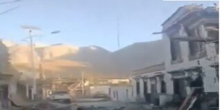 Terremoto de 6.8 entre Nepal y Tibet deja decenas de víctimas .