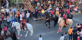 Balacera en desfile la Cabalgata de Mujeres deja un muerto y 10 lesionados.