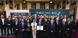 Presidencia y gasolineros ponen tope al precio del combustible por seis meses.