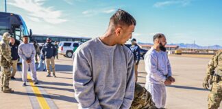 Inicia Trump con envíos de deportados a Guantánamo.