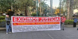 Ex policías advierten cierre de centro histórico si no le pagan #Xalapa