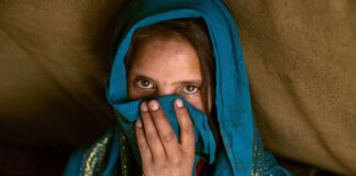 Fiscal Corte Penal Internacional pide órdenes de detención contra dos líderes talibanes