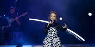 Paloma San Basilio se despide a lo grande .