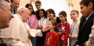 Papa Francisco pide proteger a los niños indocumentados en la frontera de Estados Unidos