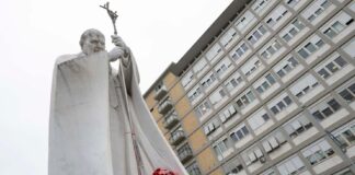 El Papa Francisco ha vuelto a utilizar nasales de oxígeno, realizan exámenes clínicos.