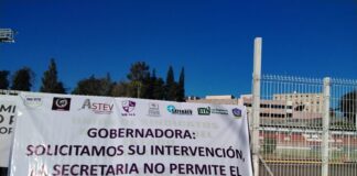 Docentes toman instalaciones de la SEV y amagan con bloquear escuelas en #Veracruz.