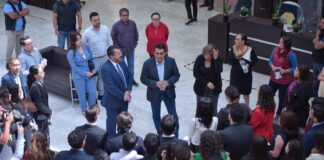 Atiende presidente de la Jucopo a estudiantes de Derecho.