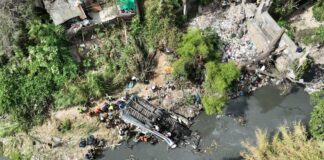 SRE confirma muerte de un mexicano en el trágico accidente de autobus en Guatemala