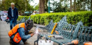 Realiza Ayuntamiento labores de mantenimiento en el Parque Juárez.
