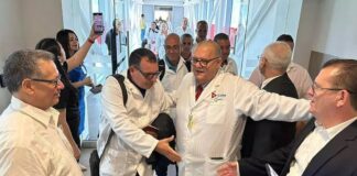 Incluyen condena de esclavitud de médicos cubanos en informe de Parlamento Europeo.