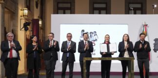 Presidenta firma decreto para congelar; aplicar quitas; reducir intereses y condonar 400 mil créditos impagables del FOVISSSTE